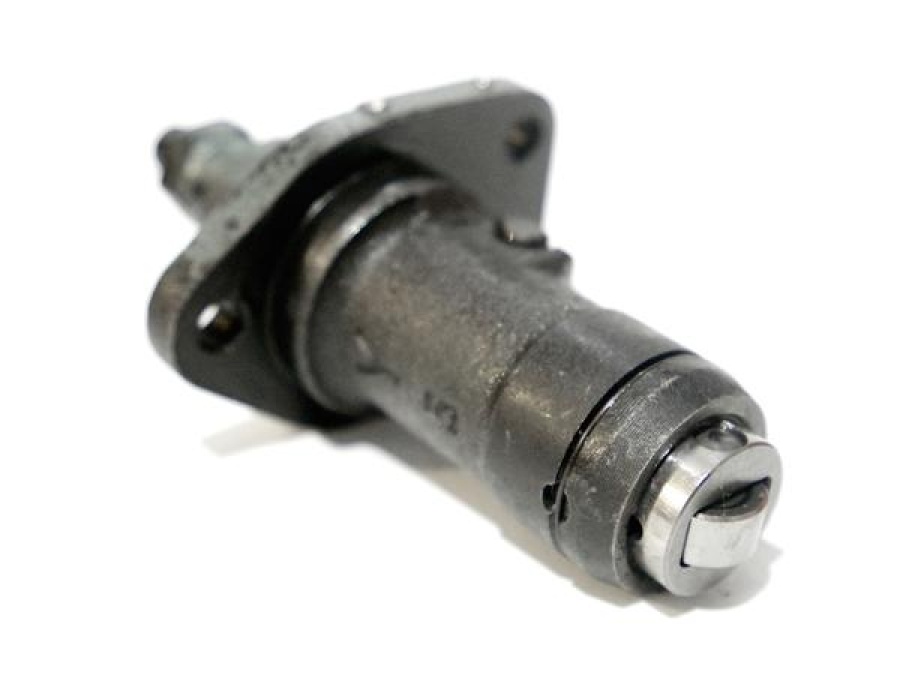 R195 Насос топливный